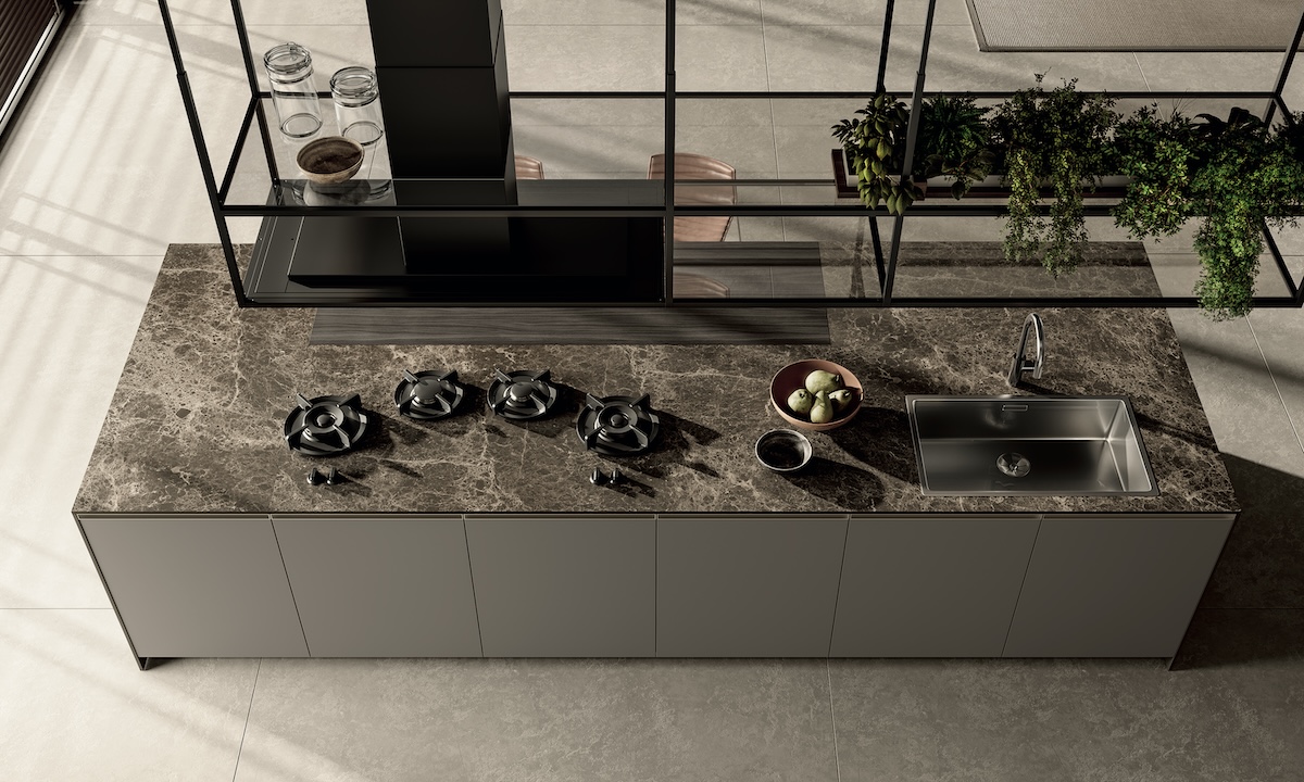 piano cottura cucina moderna effetto marmo